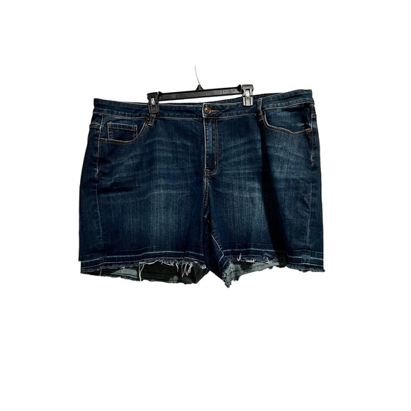 COPY - Size 26 Lane Bryant Dark Wash Indigo Jean Shorts - Picture 1 of 5